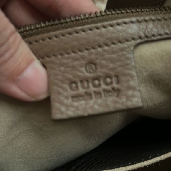 Brown leather Gucci bag suede inside zipper pocket 3 flat inside - Picture 5 of 6
